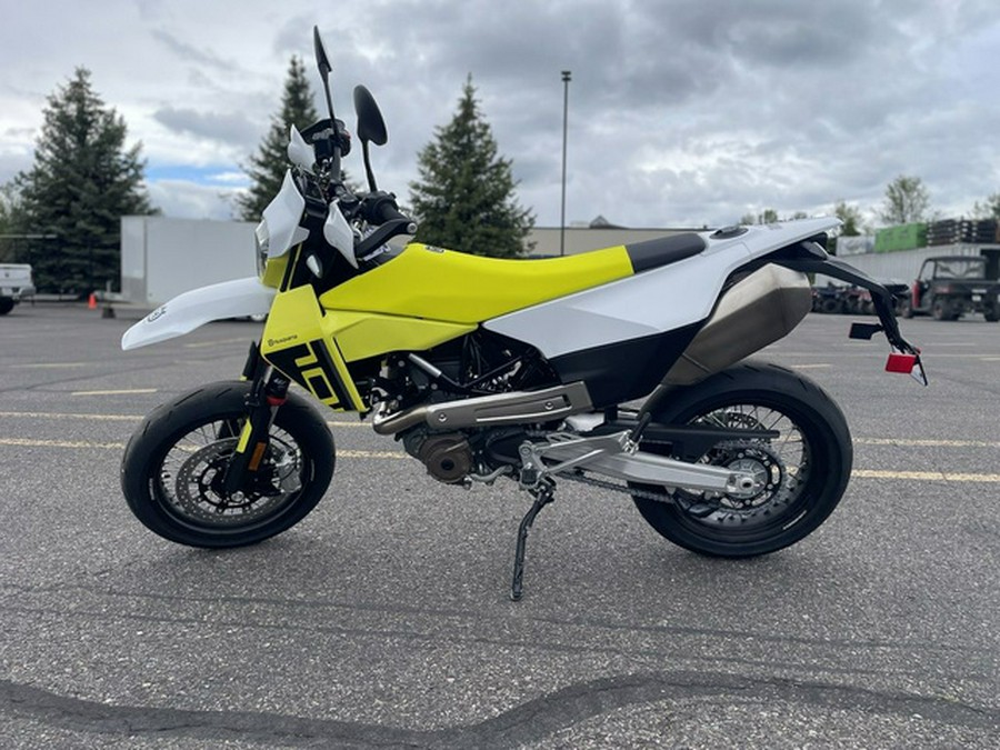 2026 Husqvarna Supermoto 701