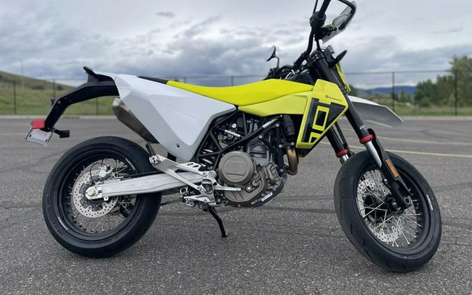 2026 Husqvarna Supermoto 701