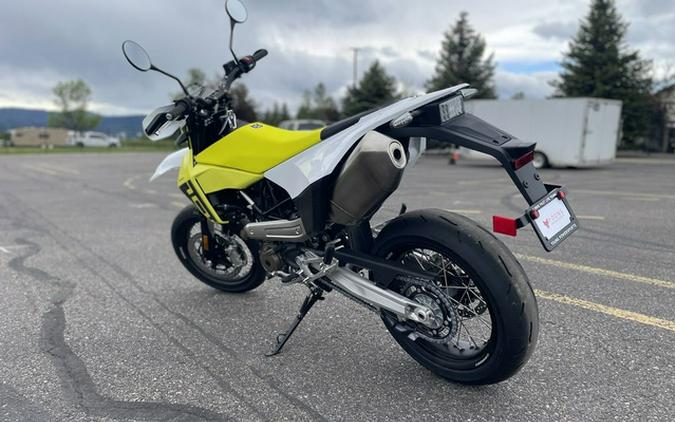 2026 Husqvarna Supermoto 701