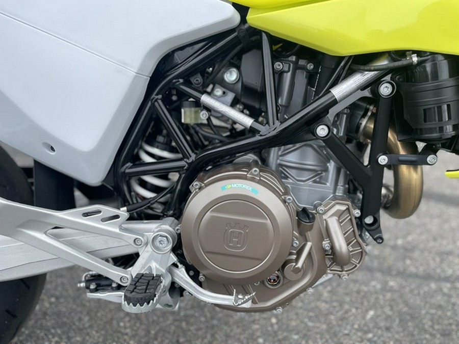 2026 Husqvarna Supermoto 701