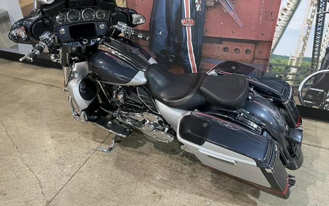 2019 Harley-Davidson FLHXSE - CVO Street Glide