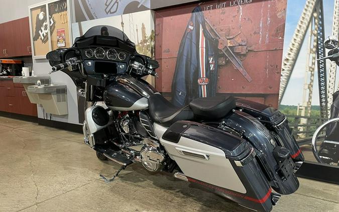 2019 Harley-Davidson FLHXSE - CVO Street Glide