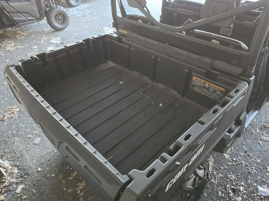 2025 Can-Am Defender MAX DPS HD7