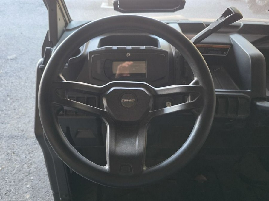 2025 Can-Am Defender MAX DPS HD7