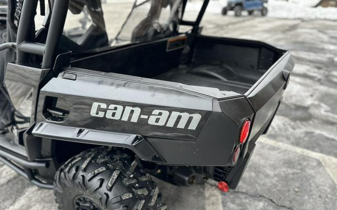 2017 Can-Am® Commander™ XT-P™ 1000