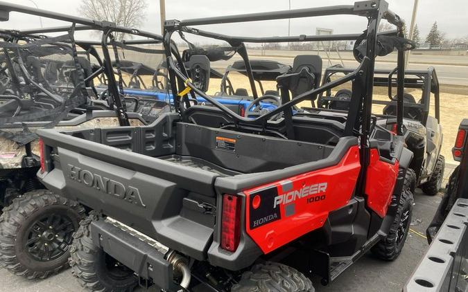 2023 Honda Pioneer 1000 Deluxe