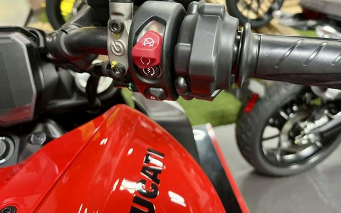 2025 Ducati Diavel V4 Ducati Red