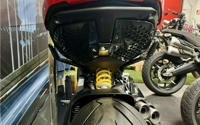 2025 Ducati Diavel V4 Ducati Red
