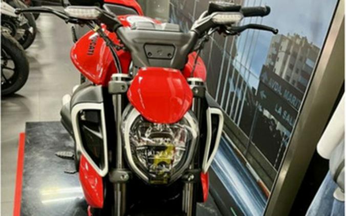 2025 Ducati Diavel V4 Ducati Red