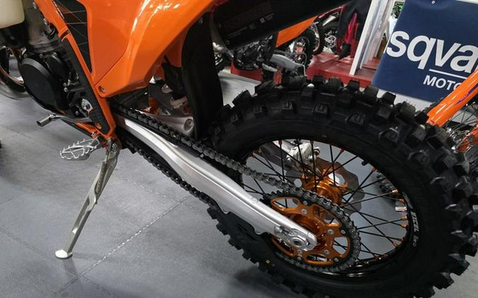 2027 KTM XC 300 W Hardenduro