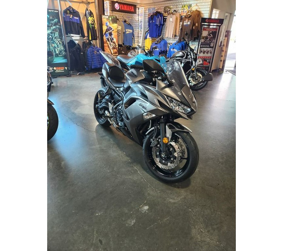 2021 Kawasaki Ninja® 650 ABS Metallic Graphite Gray/Metallic Spark