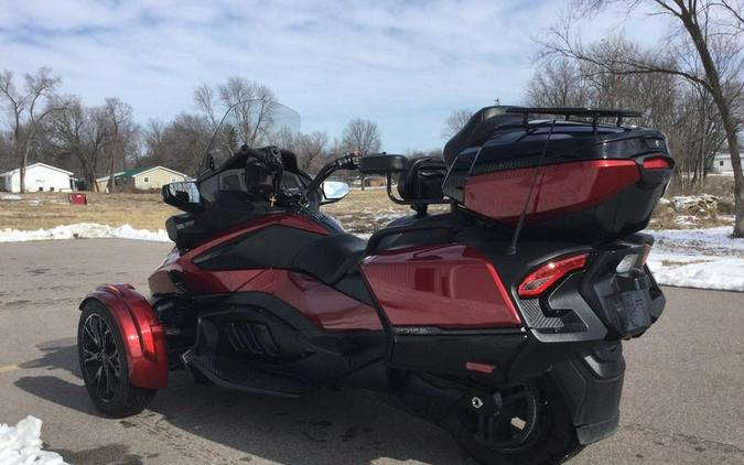2022 Can-Am® Spyder RT Limited Dark Wheels