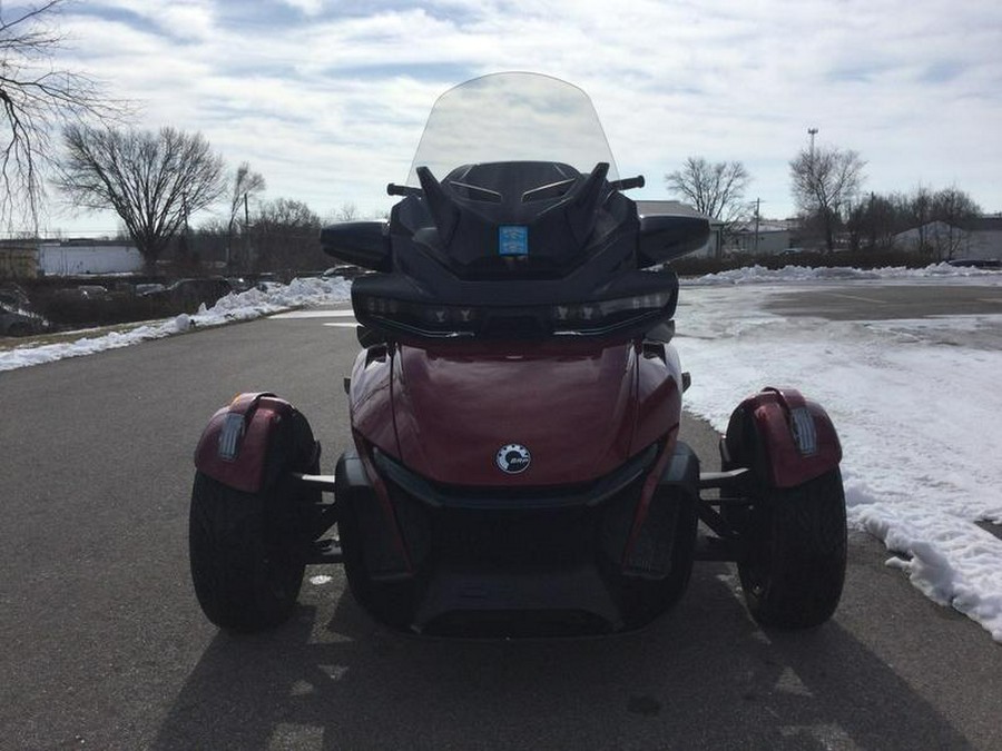 2022 Can-Am® Spyder RT Limited Dark Wheels