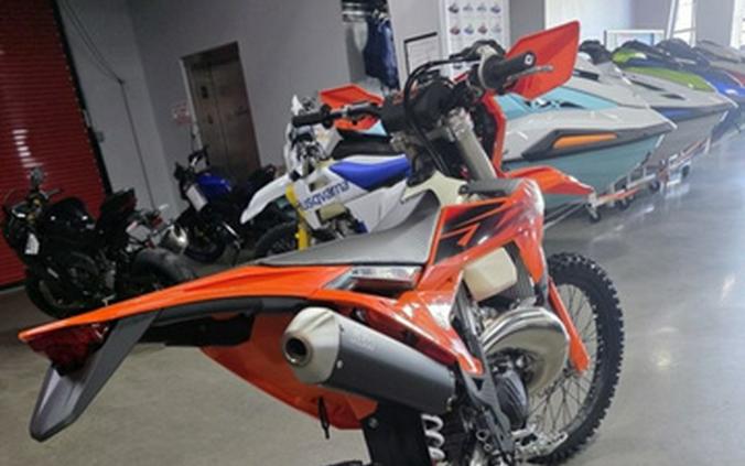 2027 KTM XC 300 W