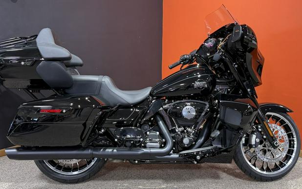 2026 Harley-Davidson® Street Glide Limited Black