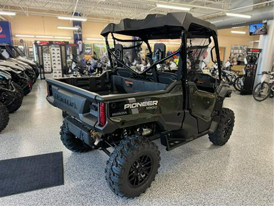 2024 Honda Pioneer 1000 Deluxe