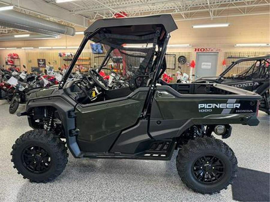 2024 Honda Pioneer 1000 Deluxe