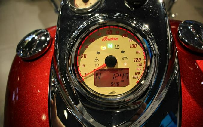 2026 Indian Springfield Sunset Red Metallic / Silver Quartz Metallic