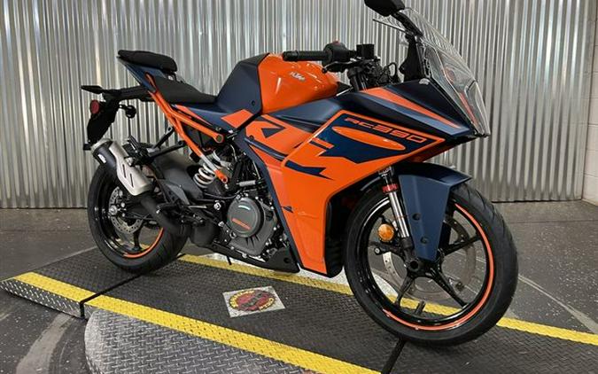 2023 KTM RC 390