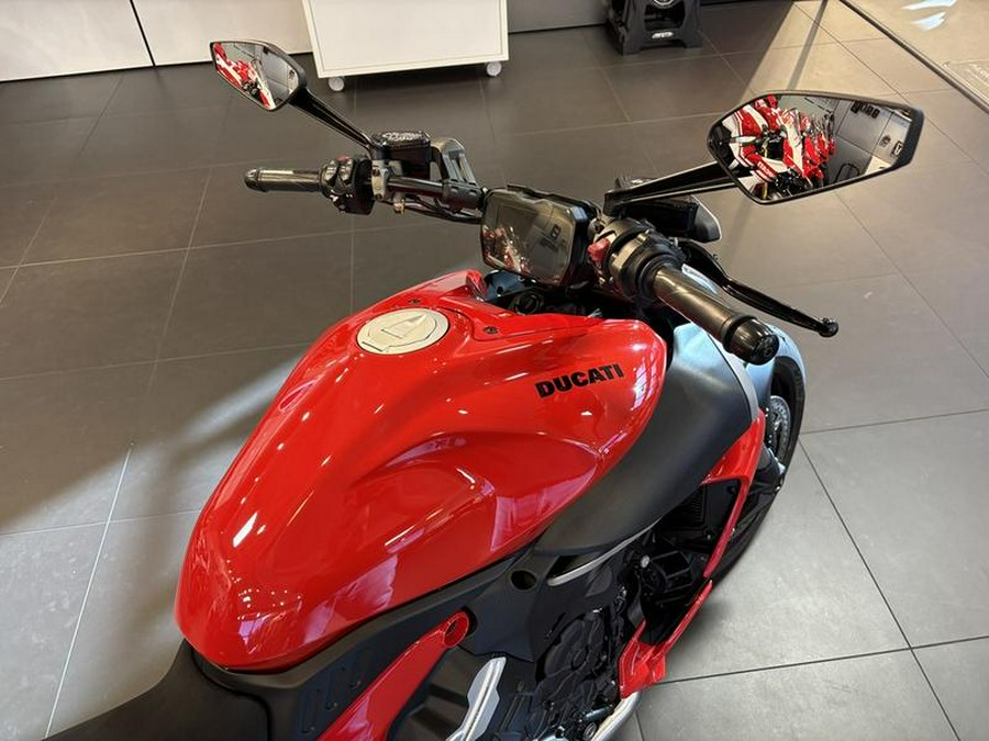 2025 Ducati Diavel V4 Ducati Red