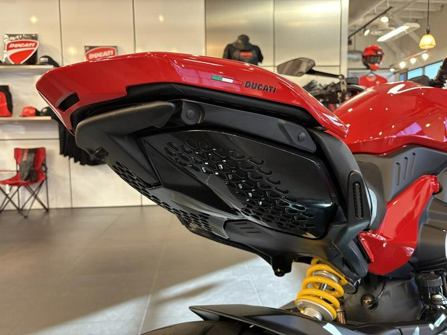 2025 Ducati Diavel V4 Ducati Red