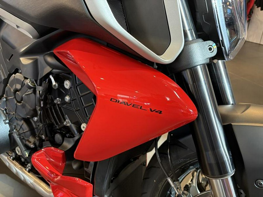 2025 Ducati Diavel V4 Ducati Red
