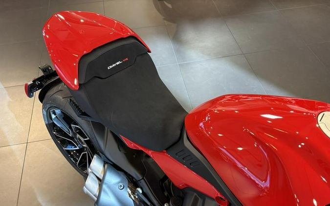 2025 Ducati Diavel V4 Ducati Red