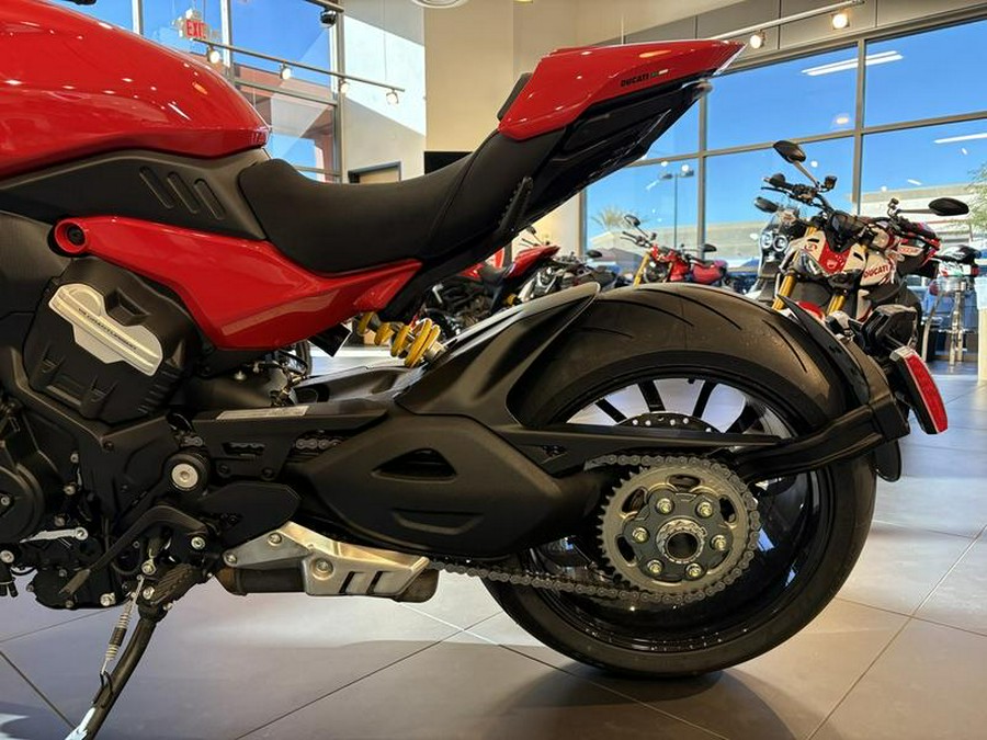 2025 Ducati Diavel V4 Ducati Red