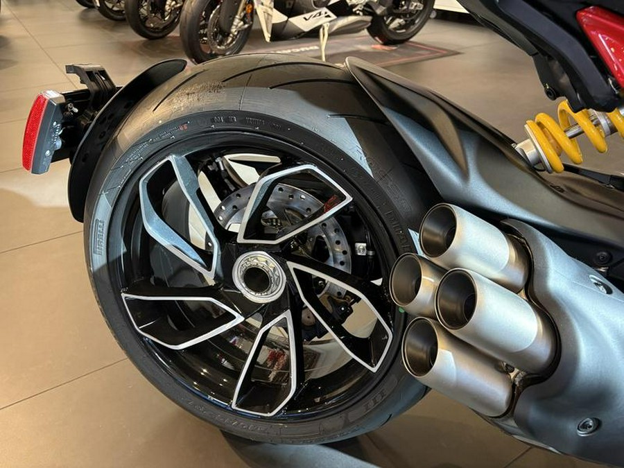 2025 Ducati Diavel V4 Ducati Red