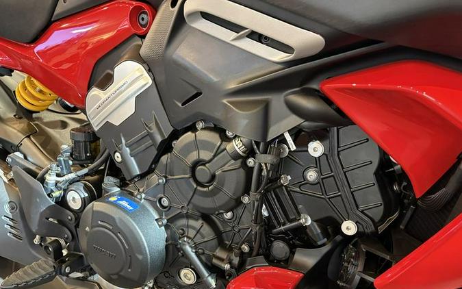 2025 Ducati Diavel V4 Ducati Red
