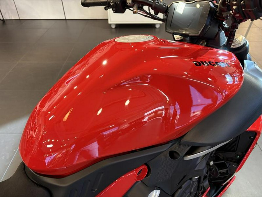 2025 Ducati Diavel V4 Ducati Red