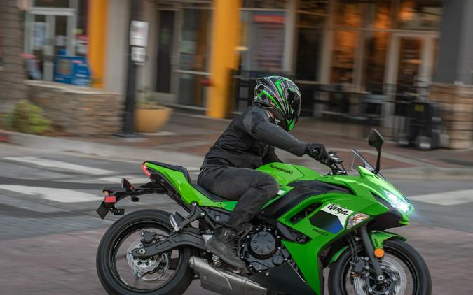 2026 Kawasaki NINJA 650 ABS Metallic Yellowish Green/Metallic Spark Black - 111096