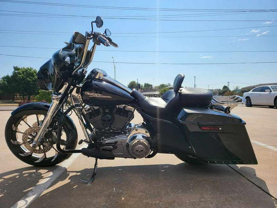 2011 Harley-Davidson® FLHX - Street Glide®