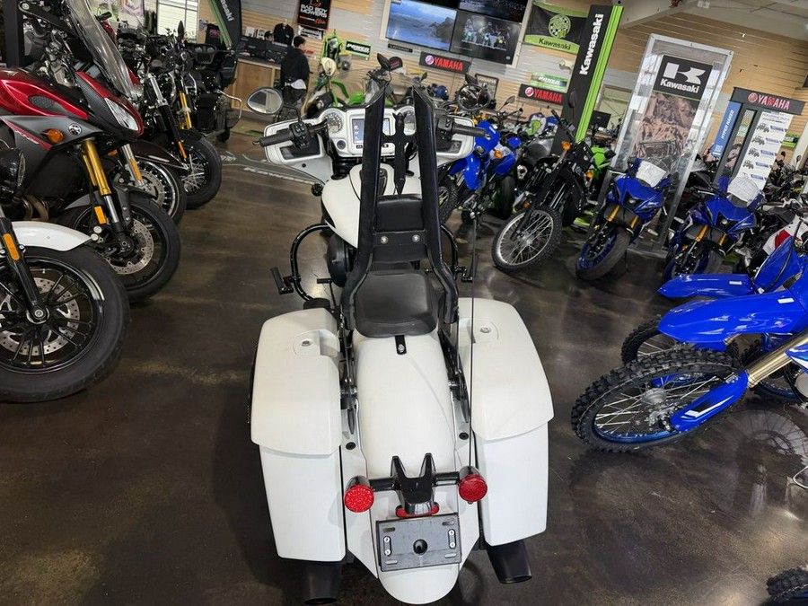 2019 Indian Motorcycle® Chieftain Dark Horse® White Smoke