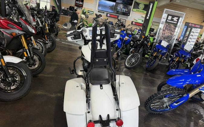 2019 Indian Motorcycle® Chieftain Dark Horse® White Smoke