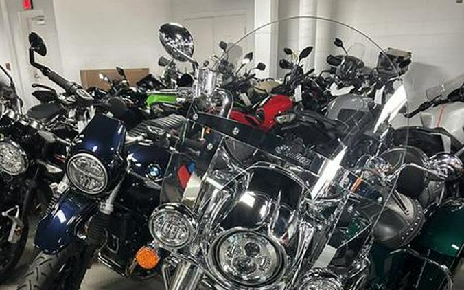 2019 Indian Motorcycle® Springfield® Metallic Jade / Thunder Black