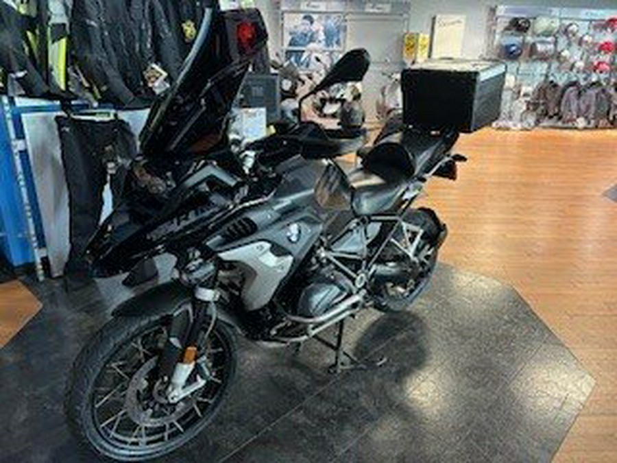 2022 BMW R