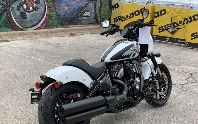 2025 Indian Motorcycle® Sport Chief Ghost White Metallic Smoke
