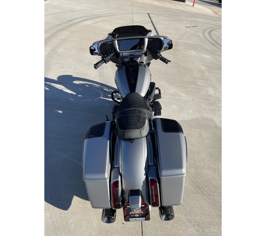 2023 Harley-Davidson CVO™ Street Glide Dark Platinum w/ Pinstripe