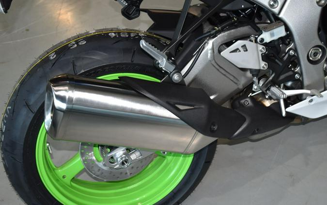 2024 Kawasaki Ninja® ZX™-10R 40th Anniversary Edition ABS