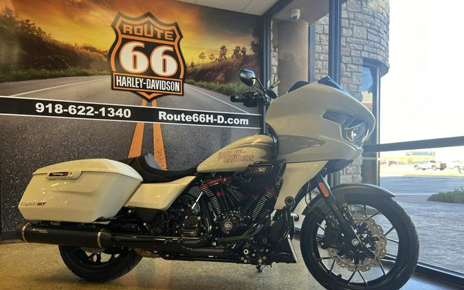 2024 Harley-Davidson CVO™ Road Glide® ST GOLDEN WHT PRL