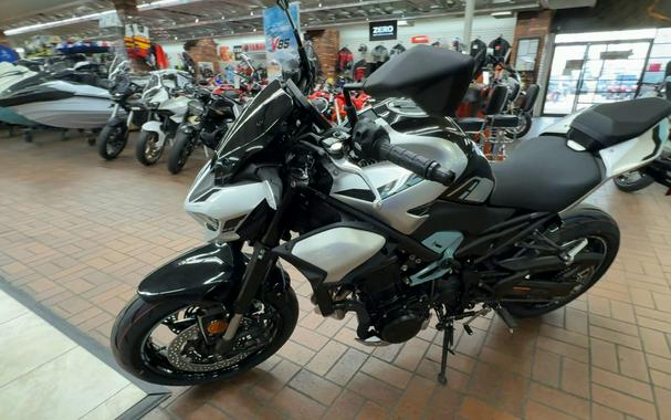 2025 Kawasaki Z900 ABS