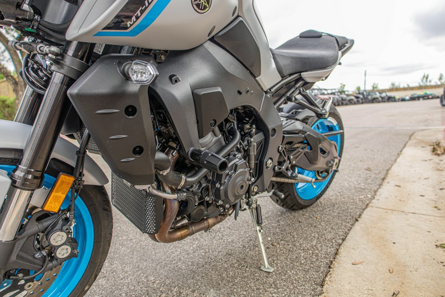 2025 YAMAHA MT-10