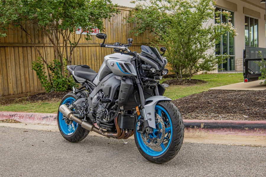 2025 YAMAHA MT-10
