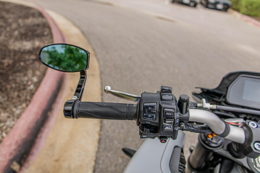 2025 YAMAHA MT-10
