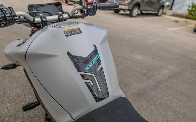 2025 YAMAHA MT-10