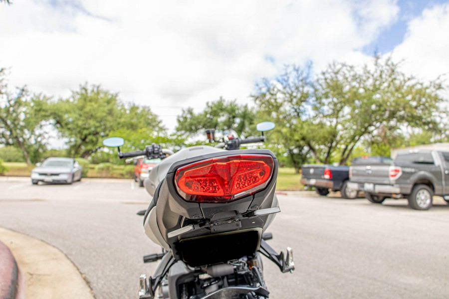 2025 YAMAHA MT-10