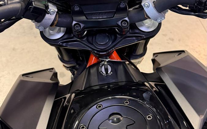 2023 KTM Duke 390