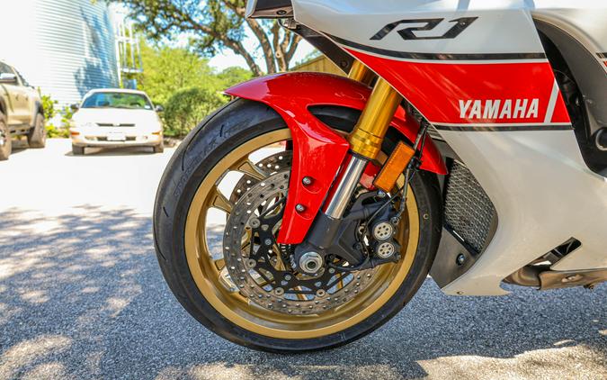2022 YAMAHA YZF-R1