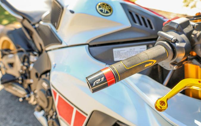2022 YAMAHA YZF-R1